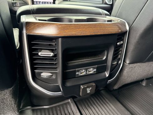 Used 2024 RAM 3500 Laramie AWD/4WD image 27