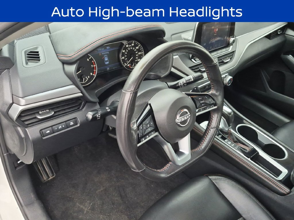 Used 2024 Nissan Altima 2.5 SR FWD image 12