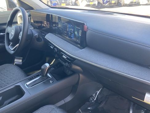 New 2026 Nissan Kicks SV image 10