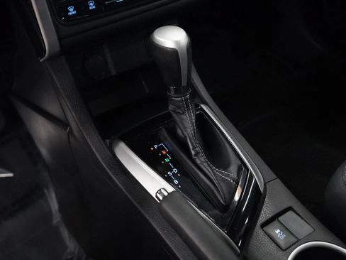 Used 2019 Toyota Corolla LE FWD image 32