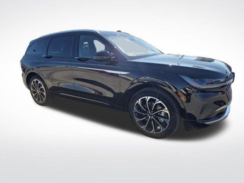 New 2026 Lincoln Nautilus Reserve image 1