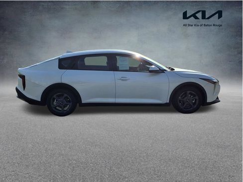 Used 2025 Kia K4 FWD image 1