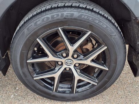 Used 2016 Toyota RAV4 SE image 8