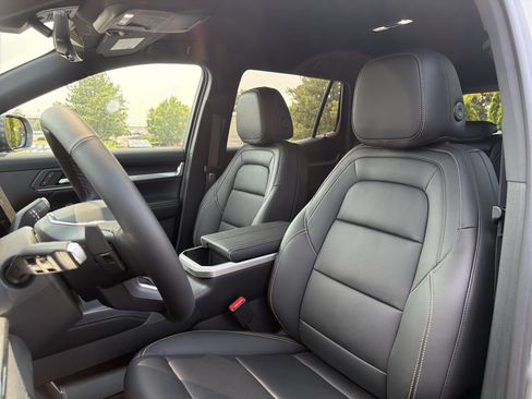 Used 2027 GMC Terrain Elevation w/ Elevation Premium Package AWD/4WD image 7