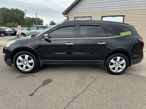 Used 2017 Chevrolet Traverse LT w/ Style and Technology Package AWD/4WD image 8