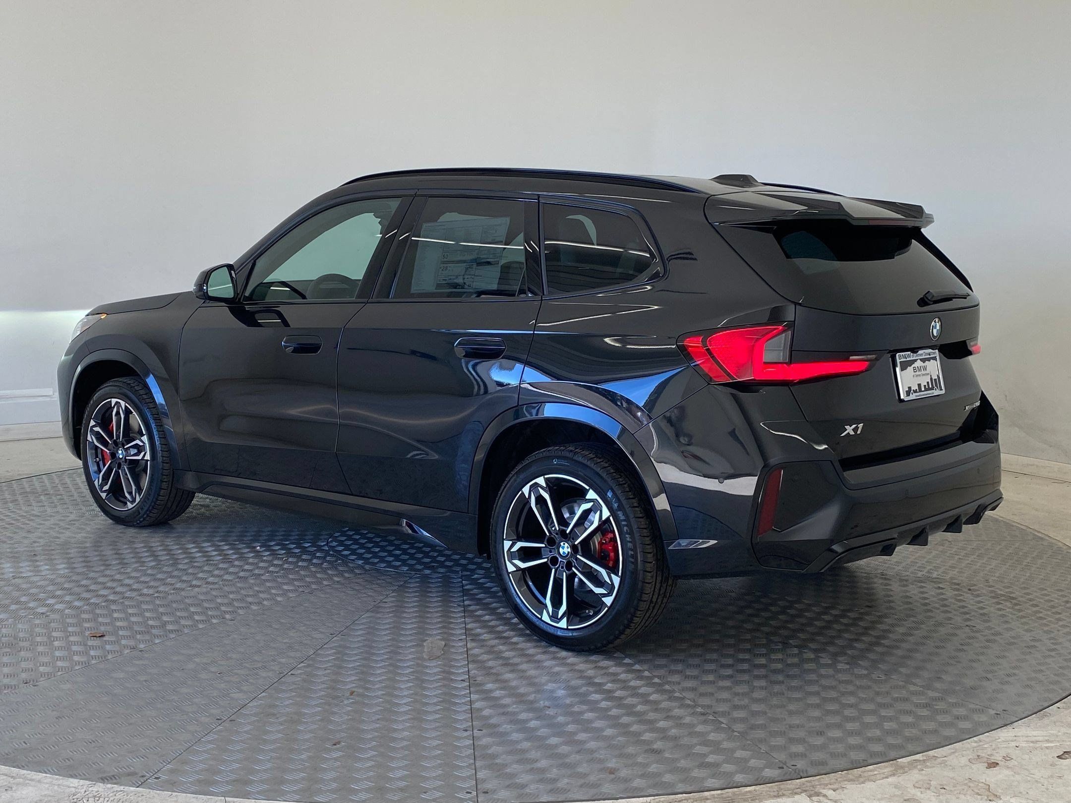 Used 2026 BMW X1 xDrive28i w/ Technology Package AWD/4WD image 3