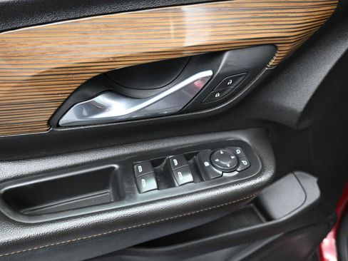 Used 2020 GMC Terrain SLE image 10