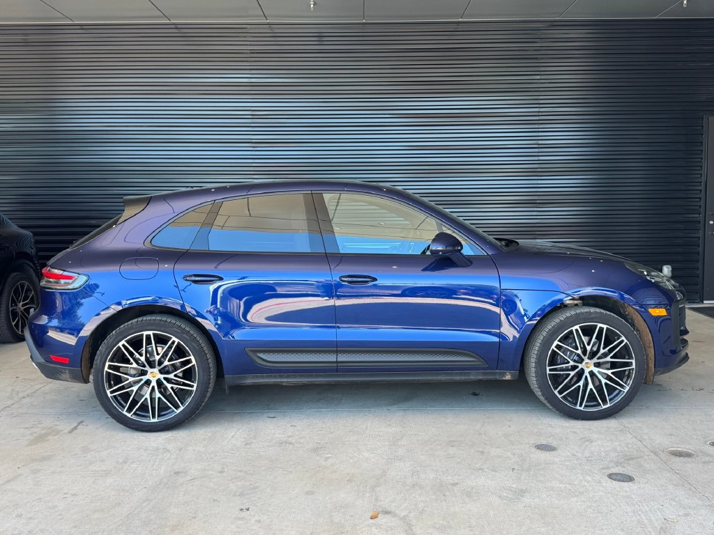 Certified 2026 Porsche Macan AWD/4WD image 8