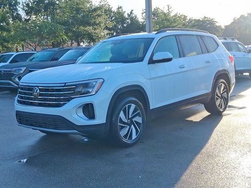 New 2026 Volkswagen Atlas SE FWD image 3