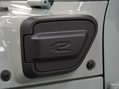 Used 2023 Jeep Wrangler Unlimited Rubicon 4xe AWD/4WD image 54
