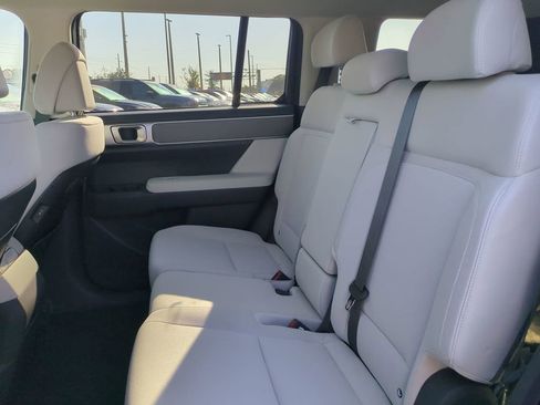 New 2026 Hyundai Santa Fe SE image 17