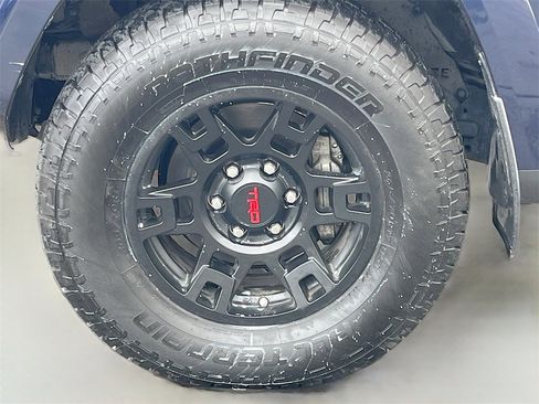 Used 2019 Toyota 4Runner TRD Off-Road Premium image 32