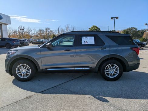 Certified 2025 Ford Explorer Active w/ Active Comfort Package image 7