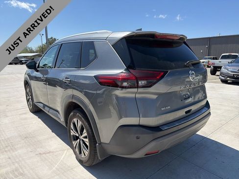 Certified 2021 Nissan Rogue SV w/ Premium Package image 8