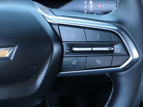 Used 2025 Chevrolet Traverse LT image 19