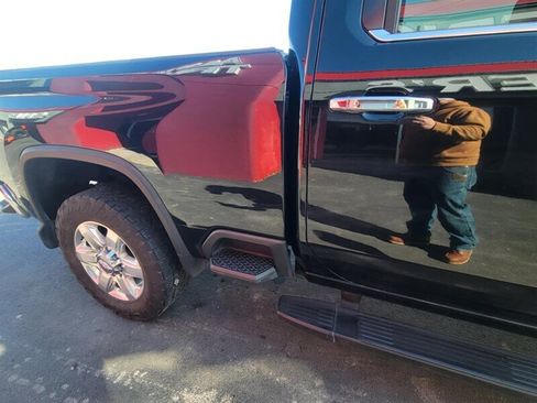 Used 2020 Chevrolet Silverado 2500 LTZ w/ LTZ Premium Package image 11