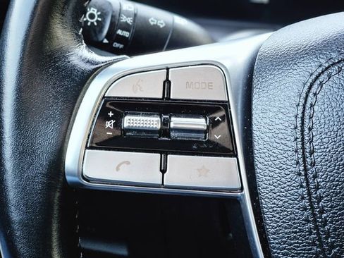 Used 2025 Kia Telluride S FWD image 17