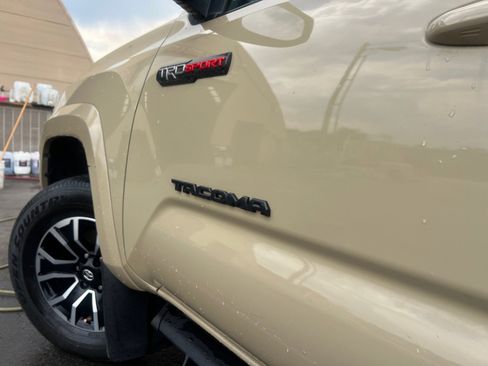 Used 2020 Toyota Tacoma TRD Sport image 31