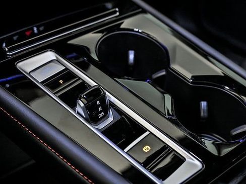 Certified 2025 Volkswagen Atlas Peak Edition SE image 22