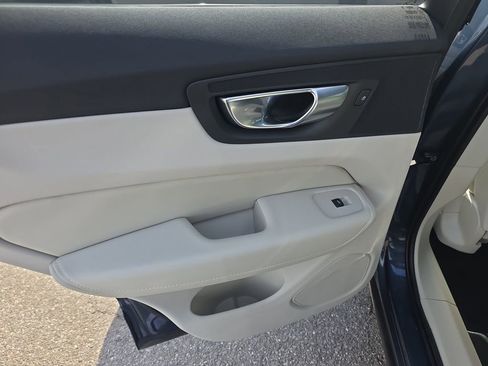 Used 2025 Volvo XC60 B5 Plus w/ Protection Package Premier image 17