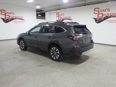 Used 2024 Subaru Outback Limited AWD/4WD image 2