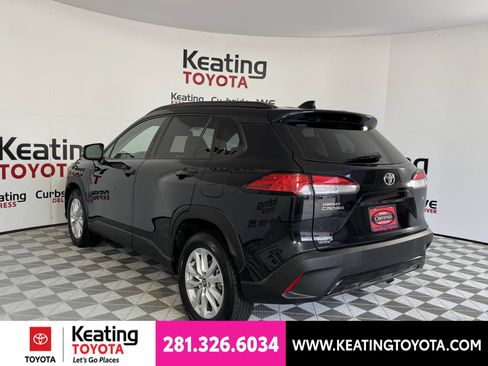 Certified 2023 Toyota Corolla Cross LE FWD image 8