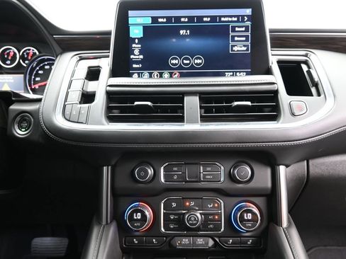 Used 2021 Chevrolet Tahoe LT w/ Luxury Package image 32