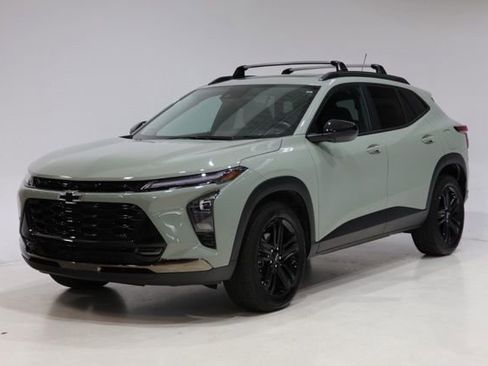 Used 2024 Chevrolet Trax ACTIV w/ Sunroof Package image 3