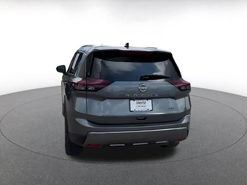 Used 2026 Nissan Rogue SL FWD image 12