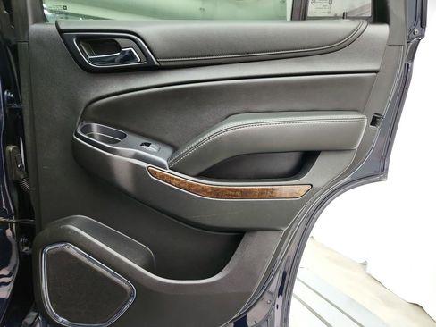 Used 2020 Chevrolet Tahoe LT w/ Luxury Package AWD/4WD image 34