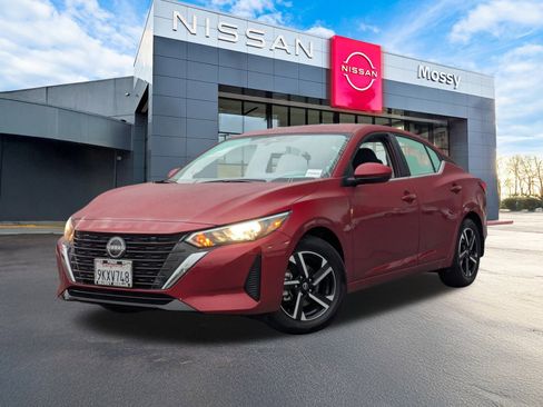 Used 2025 Nissan Sentra SV image 1