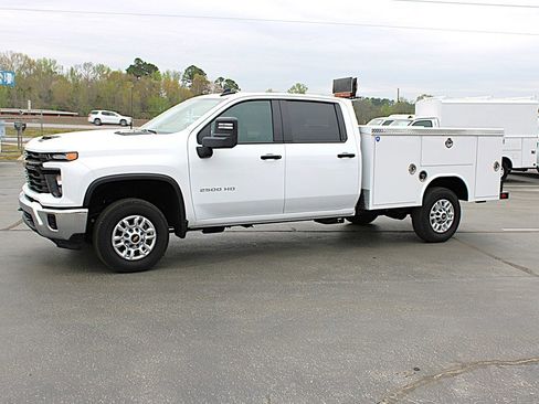 Used 2025 Chevrolet Silverado 2500 W/T w/ WT Convenience Package image 3