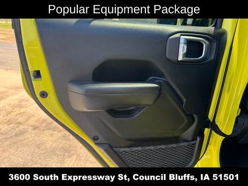 Used 2023 Jeep Gladiator Sport AWD/4WD image 12
