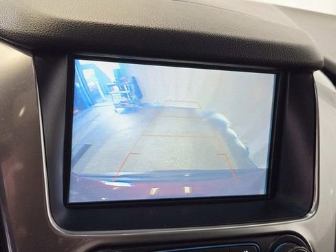 Used 2019 Chevrolet Tahoe LT w/ LT Signature Package image 11