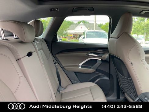 Used 2025 Audi Q5 Premium w/ Convenience Package image 23