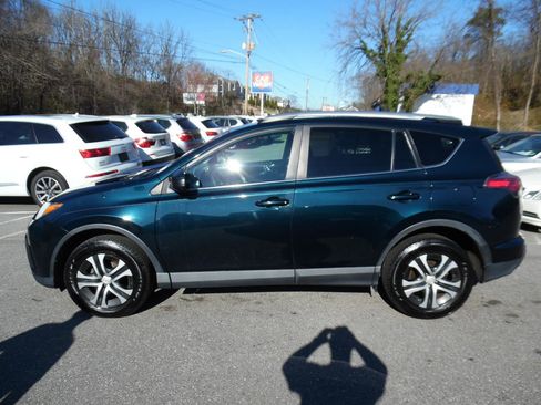 Used 2017 Toyota RAV4 LE image 2