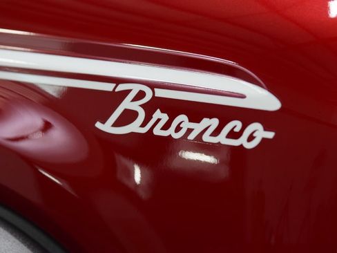 Used 2025 Ford Bronco Heritage Edition AWD/4WD image 13
