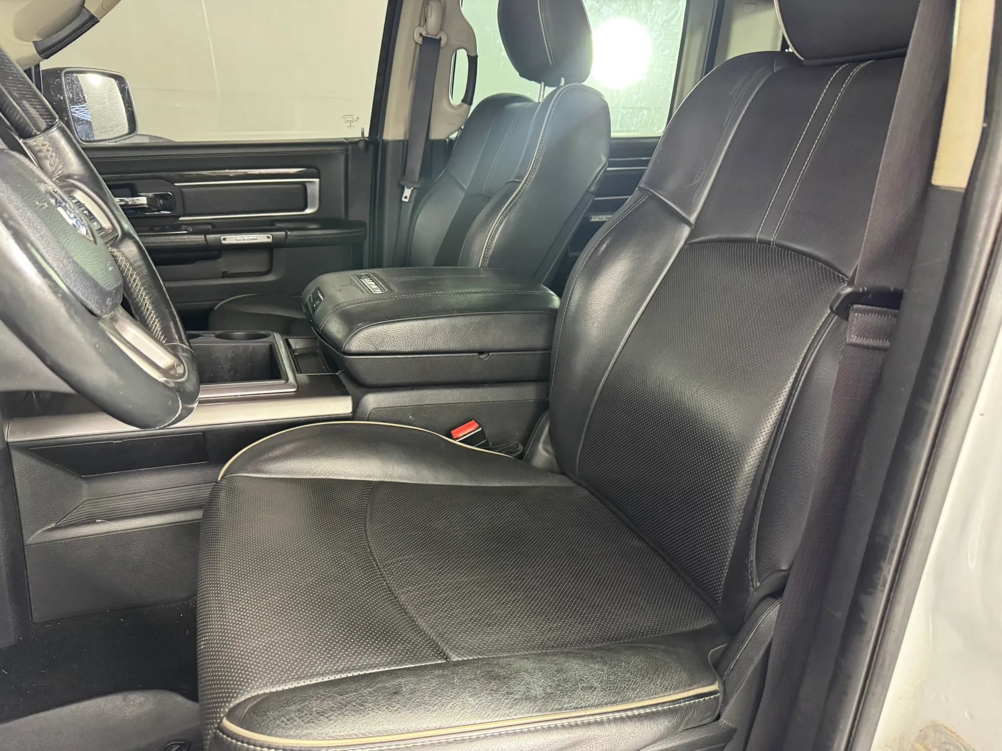 Used 2015 RAM 1500 Limited AWD/4WD image 31