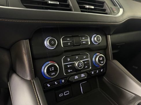 Used 2023 GMC Yukon AT4 w/ AT4 Premium Package AWD/4WD image 23
