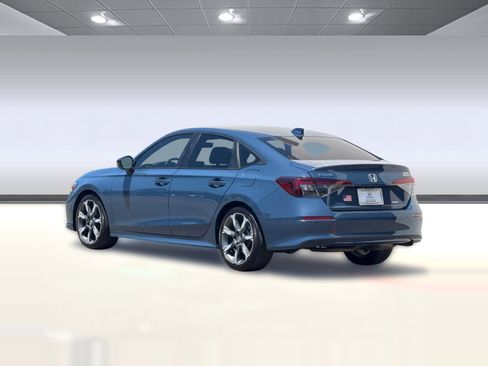 Used 2025 Honda Civic Sport Touring image 3
