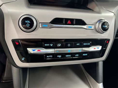 Used 2023 Ford Explorer XLT w/ Equipment Group 202A image 16