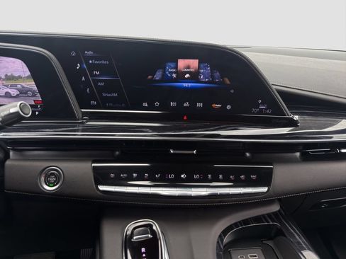 Used 2022 Cadillac Escalade Sport w/ Touring Package AWD/4WD image 16