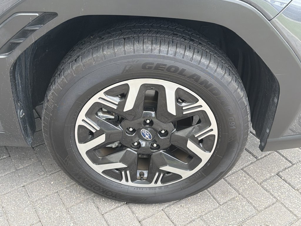 Certified 2025 Subaru Forester Premium AWD/4WD image 9