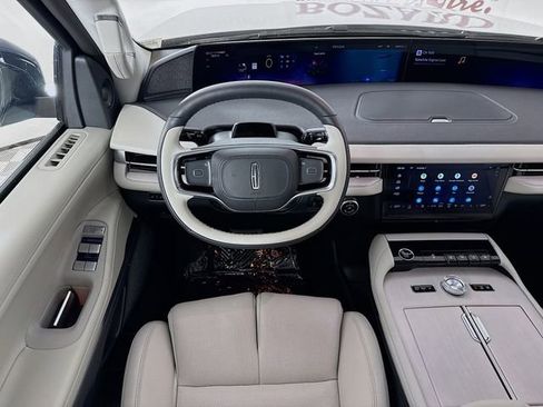 New 2025 Lincoln Navigator Reserve image 24
