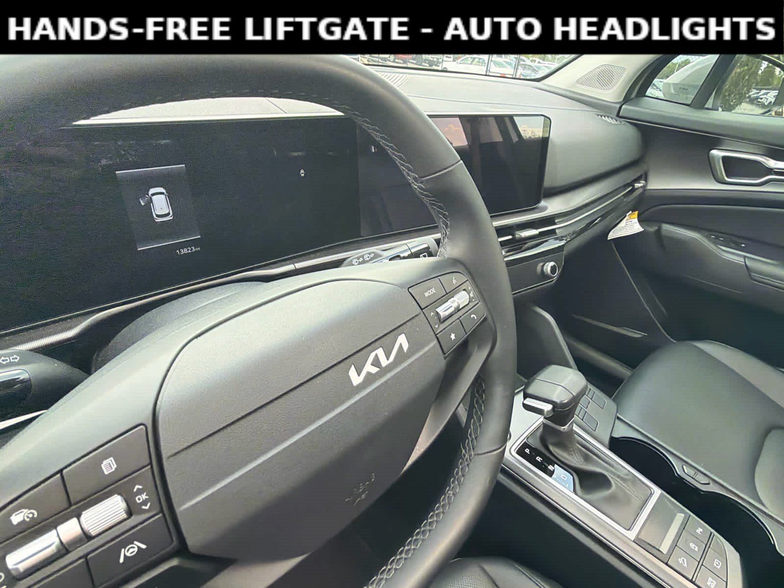 Used 2026 Kia Sportage EX FWD image 8