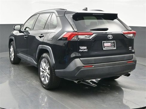 Used 2019 Toyota RAV4 XLE Premium w/ Cold Weather Package image 4