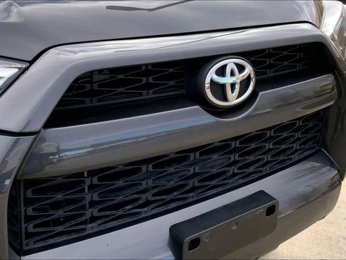 Used 2019 Toyota 4Runner SR5 image 27