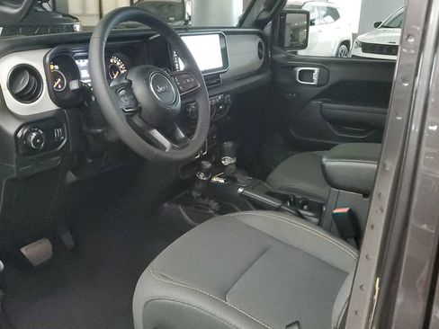 Used 2026 Jeep Wrangler Unlimited Sport AWD/4WD image 19