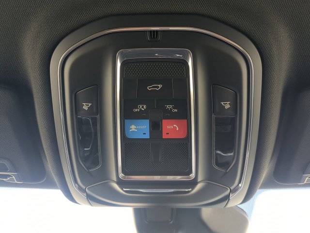 New 2027 Jeep Grand Cherokee Limited RWD image 24