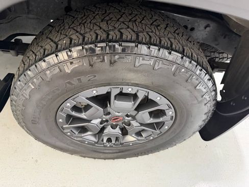 Used 2023 Nissan Frontier PRO-4X w/ Pro-4X Premium Package AWD/4WD image 11